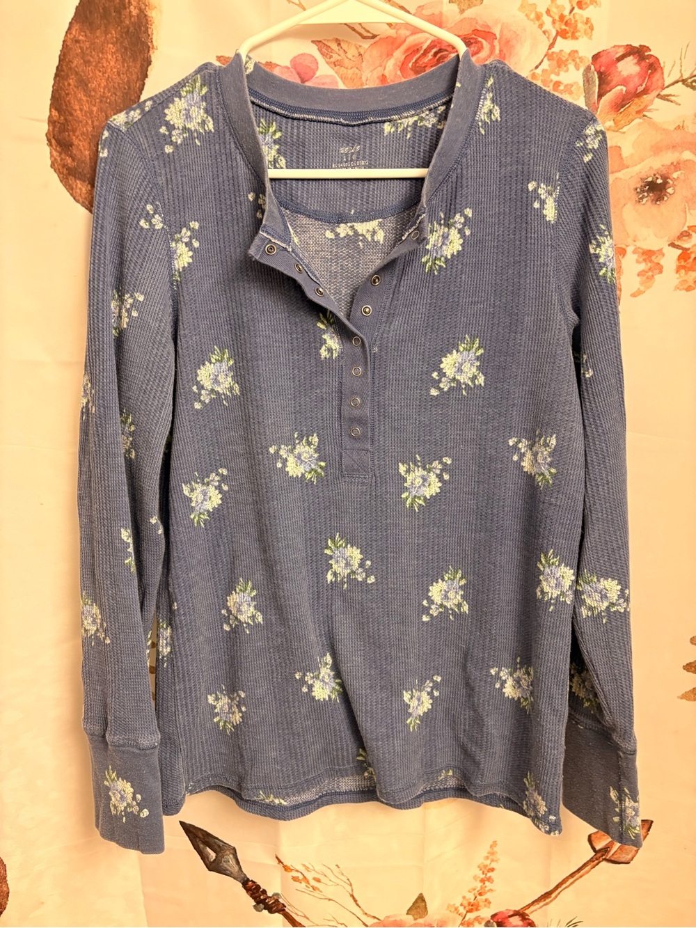 Large Aerie Blue Floral Henley Long-Sleeve Top with Snap Placket
